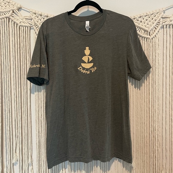 Dobrá Tea House Tops - NWOT Dobrá Tea House Asheville NC HippieTee Sz L